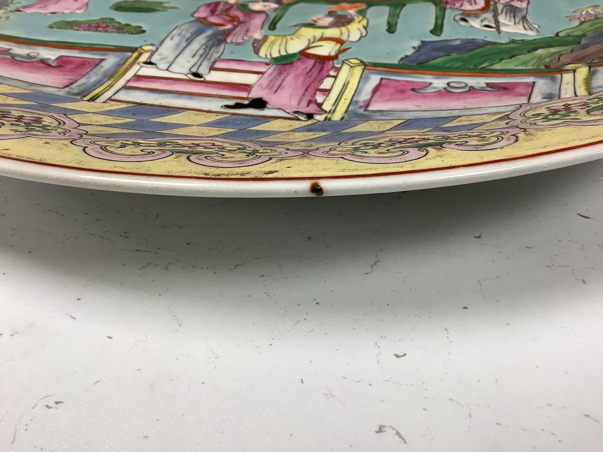 A Chinese famille rose dish, diameter 41cm